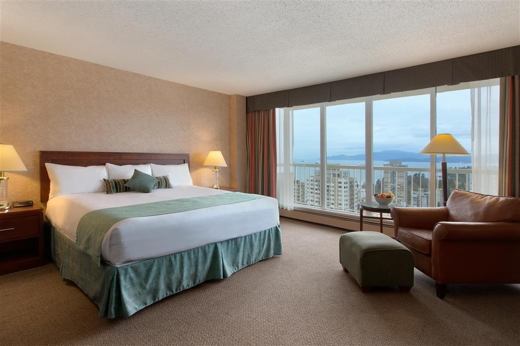 Coast Plaza Hotel And Suites Ванкувер Номер фото